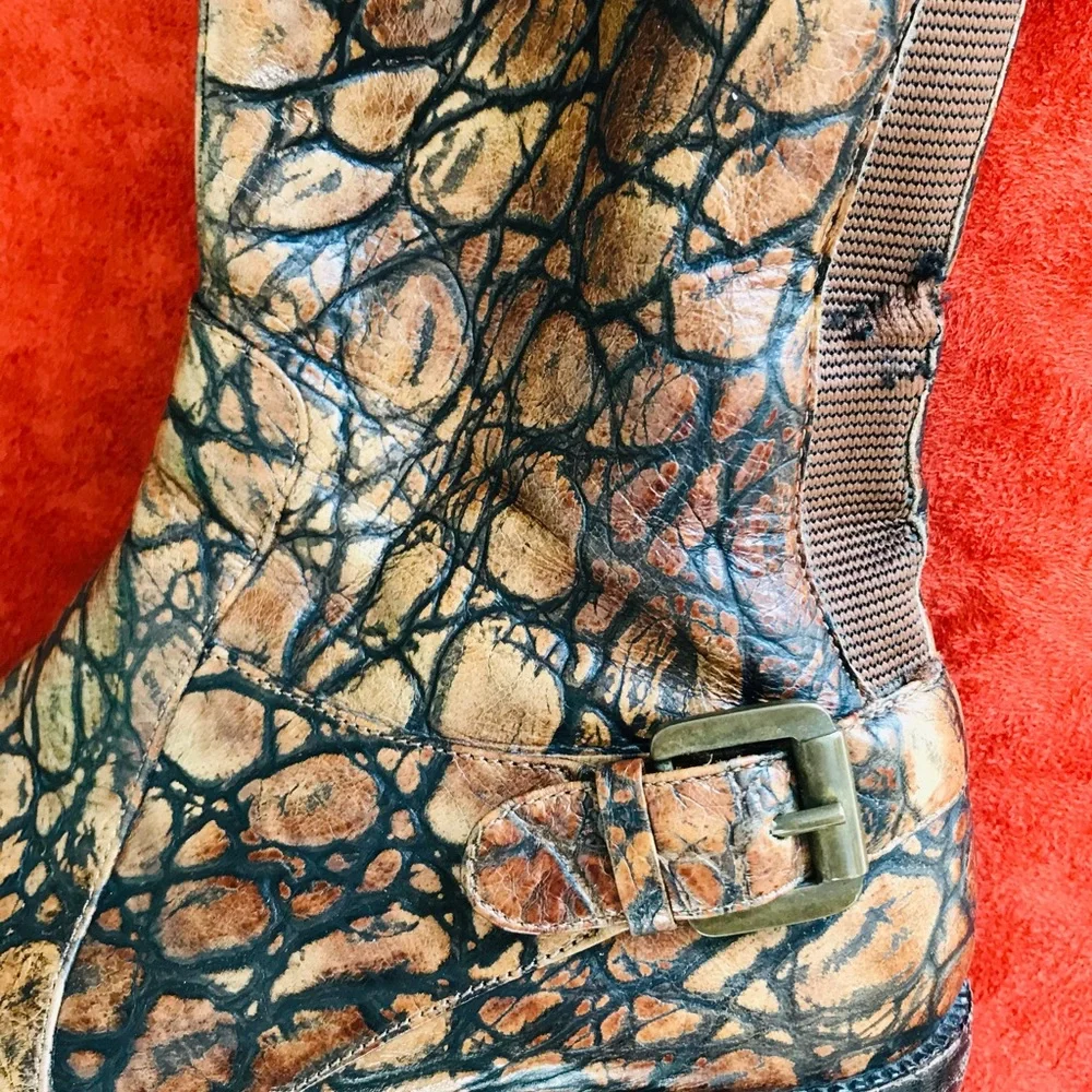 Febo reptile embossed